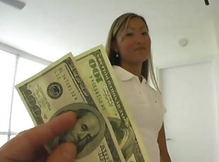 Women Go Increasingly Hardcore When Money is Around