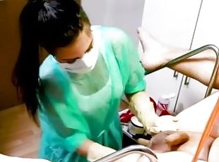 25jährige Krankenschwester bei extremer Analbehandlung