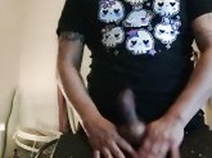 Cute Skull t-shirt/cumming on a black board